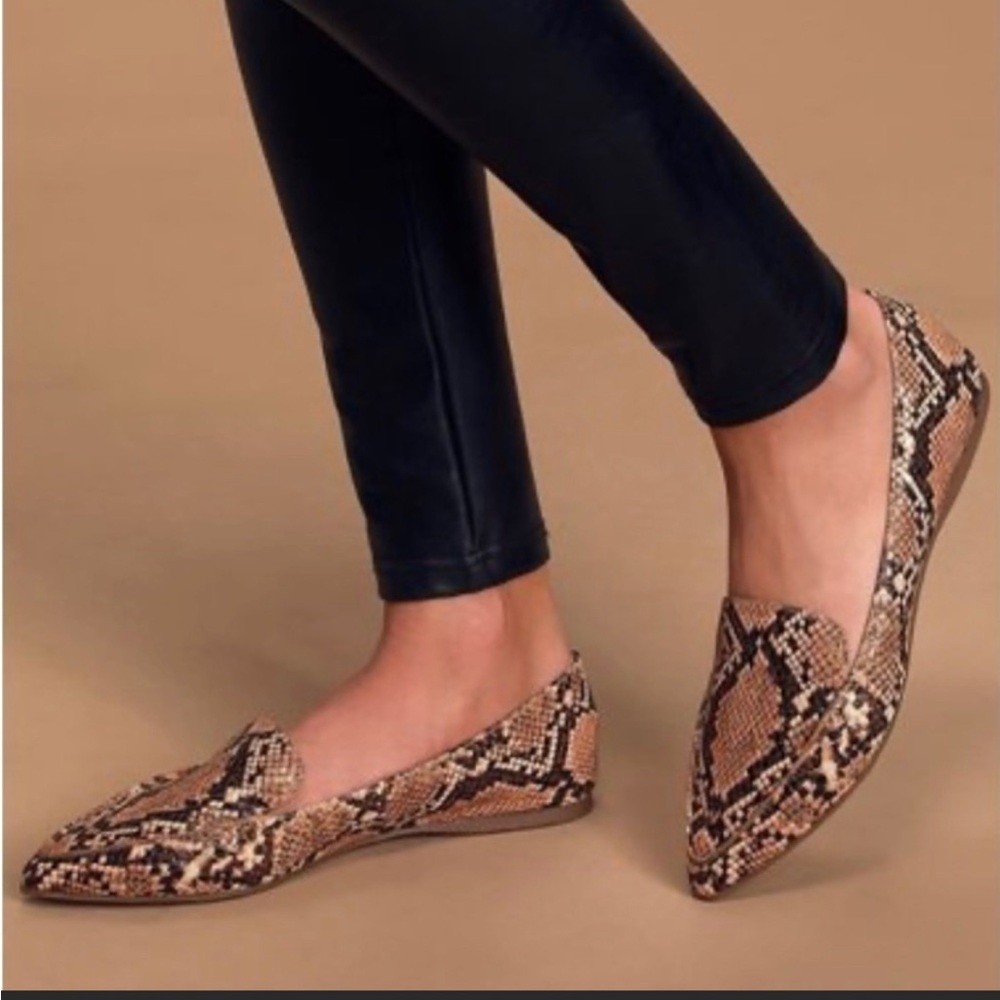Steve Madden Feather snakeprint pointed loafers